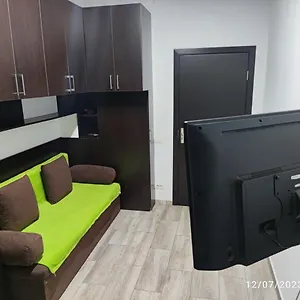 https://christies-central-apartment-2.bucharesthotelsnow.com